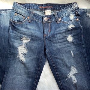 2️⃣/2️⃣0️⃣Decree dark wash distressed flare jeans